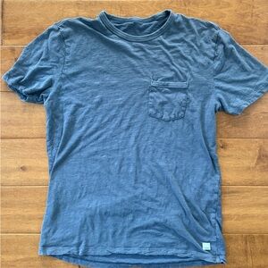 Vuori Mens Pocket T-Shirt Size Small Grey Color